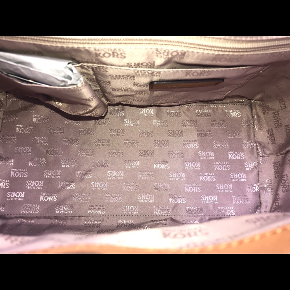 Michael Kors Emmy Large Double Handle Tote - Picture 7 of 7